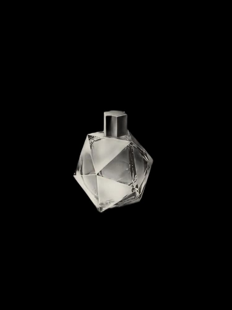 Essence Rare bottle