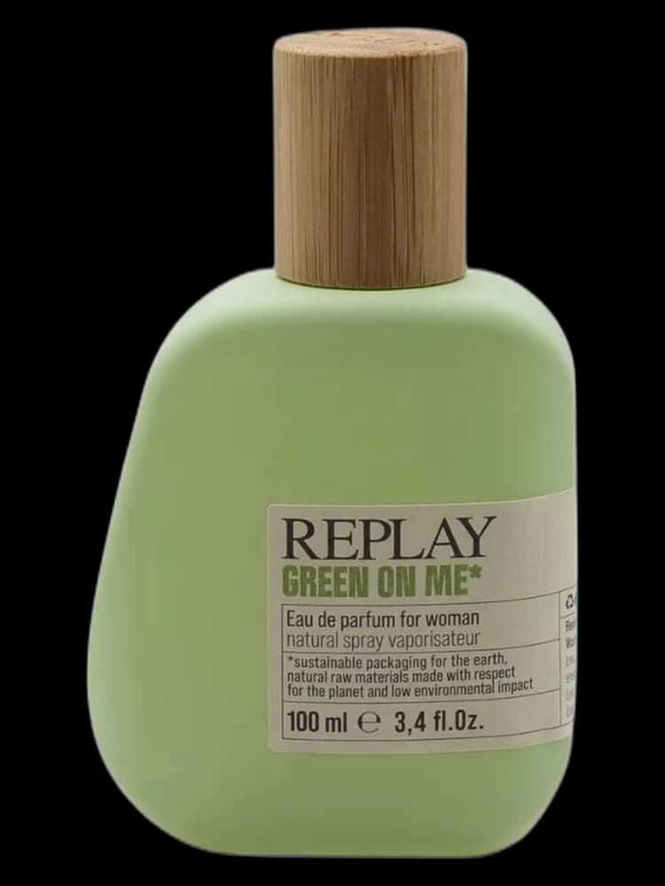 Green on Me for Woman bottle