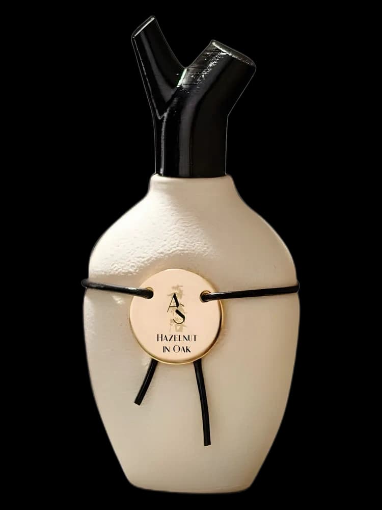 Hazelnut in Oak bottle